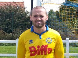 James Crossman returns to the Club to help us in the run as we look to achieve promotion.